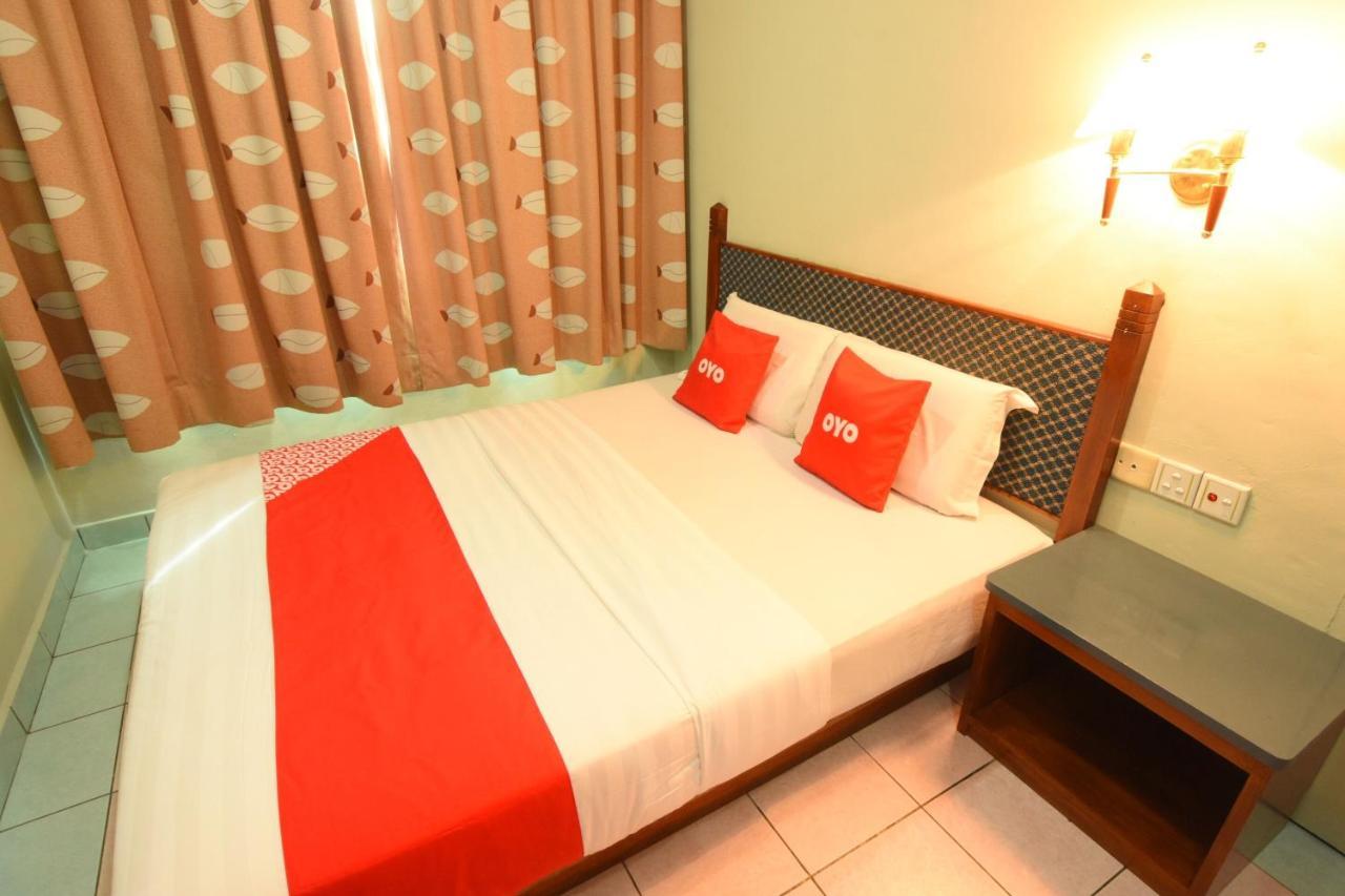 Oyo 89642 Highway Inn Mukah Номер фото