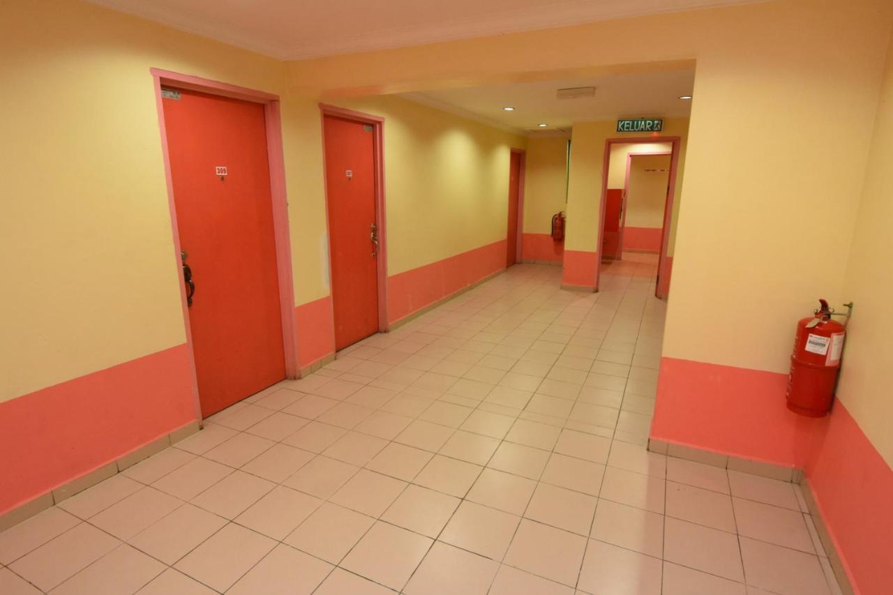Oyo 89642 Highway Inn Mukah Экстерьер фото
