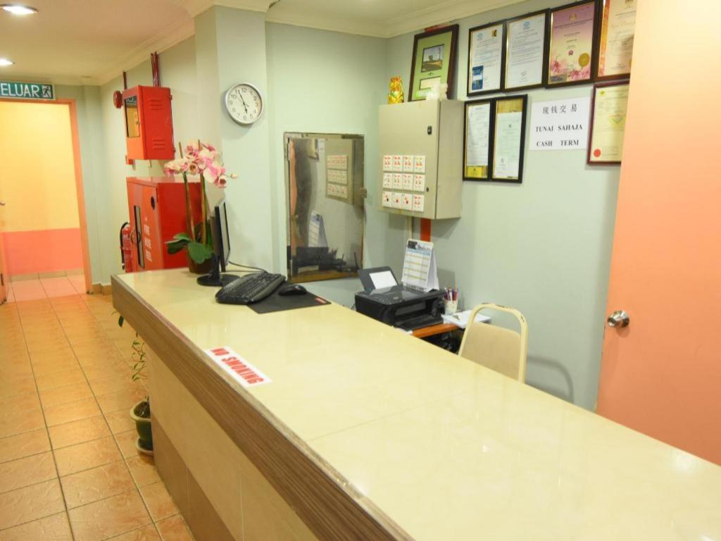 Oyo 89642 Highway Inn Mukah Экстерьер фото