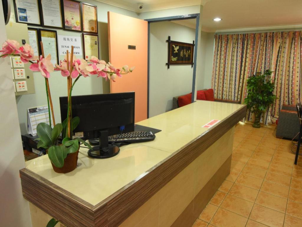 Oyo 89642 Highway Inn Mukah Экстерьер фото